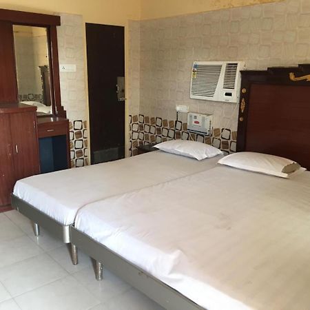 Hotel Maa Kamakhya Puri Buitenkant foto