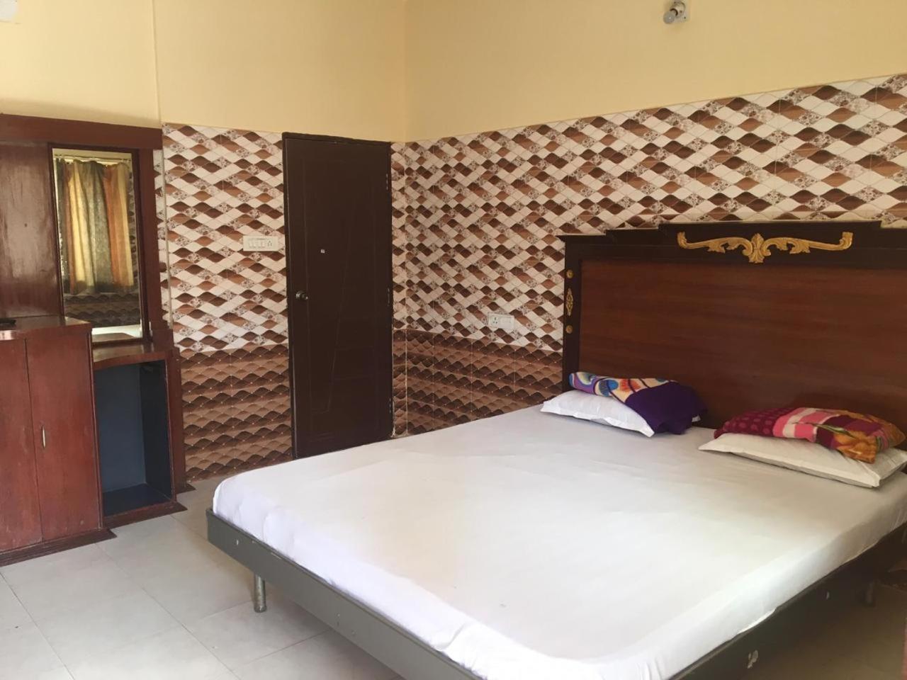 Hotel Maa Kamakhya Puri Buitenkant foto